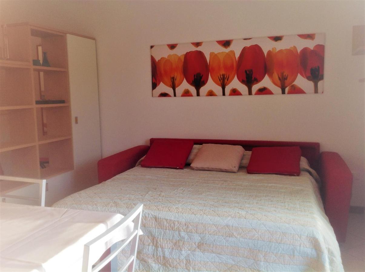 Hotel Apartments Villaggio Dei Fiori 4 Stars Luxury - Great Family Resort - Pet Friendly - With Hypermarket - Delivery Restaurant-Pizzeria - Room Breakfast With Supplement - Ultra Fast Wi-Fi - Play Area For Children - Olympic Swimming Pool - Parking Caorle Zewnętrze zdjęcie