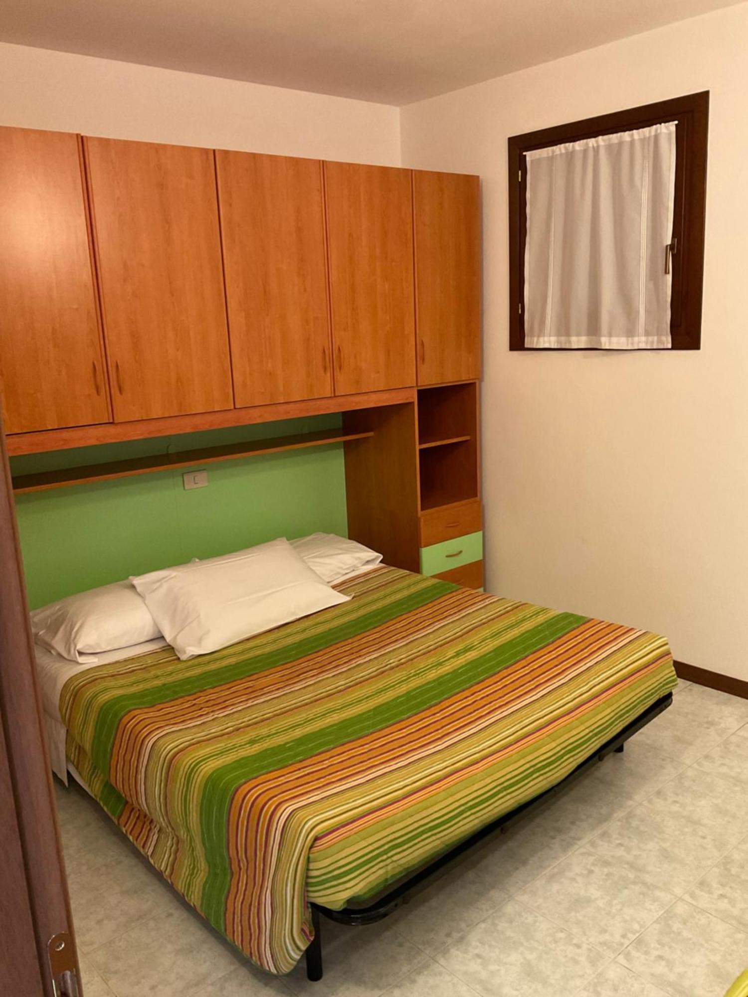 Hotel Apartments Villaggio Dei Fiori 4 Stars Luxury - Great Family Resort - Pet Friendly - With Hypermarket - Delivery Restaurant-Pizzeria - Room Breakfast With Supplement - Ultra Fast Wi-Fi - Play Area For Children - Olympic Swimming Pool - Parking Caorle Zewnętrze zdjęcie