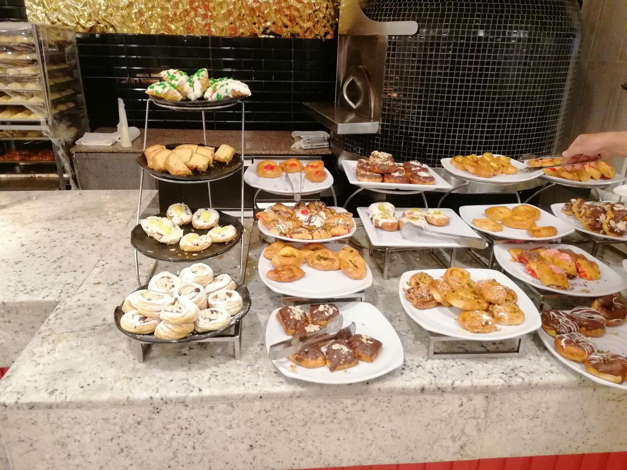 Hotel Apartments Villaggio Dei Fiori 4 Stars Luxury - Great Family Resort - Pet Friendly - With Hypermarket - Delivery Restaurant-Pizzeria - Room Breakfast With Supplement - Ultra Fast Wi-Fi - Play Area For Children - Olympic Swimming Pool - Parking Caorle Zewnętrze zdjęcie