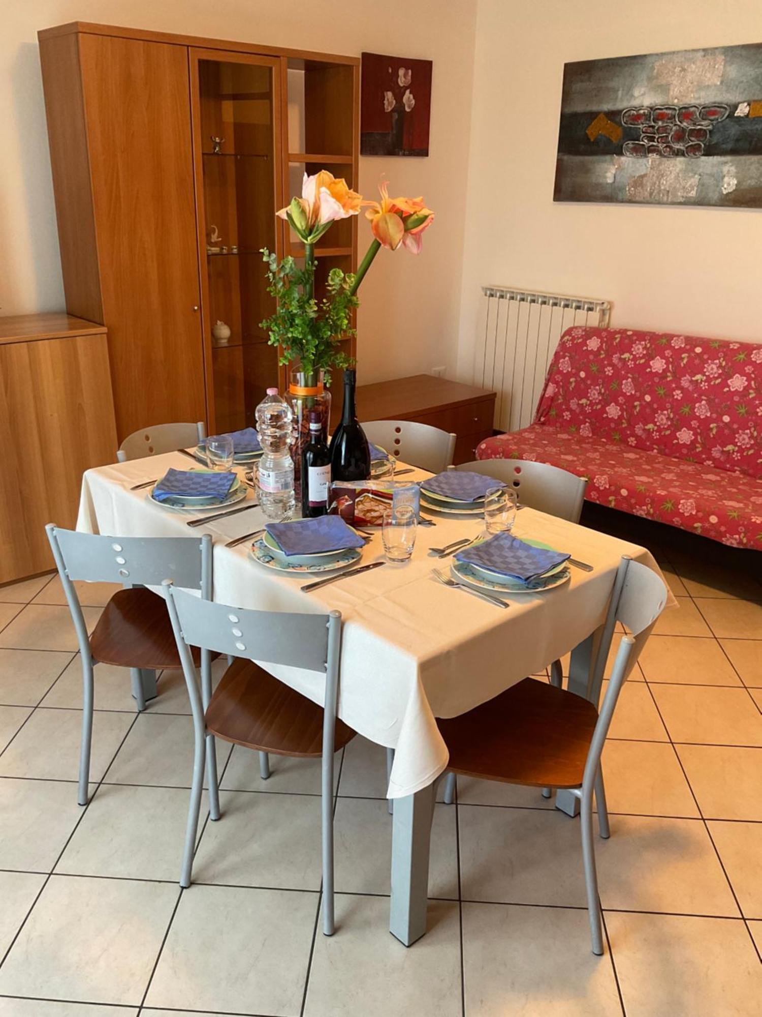 Hotel Apartments Villaggio Dei Fiori 4 Stars Luxury - Great Family Resort - Pet Friendly - With Hypermarket - Delivery Restaurant-Pizzeria - Room Breakfast With Supplement - Ultra Fast Wi-Fi - Play Area For Children - Olympic Swimming Pool - Parking Caorle Zewnętrze zdjęcie