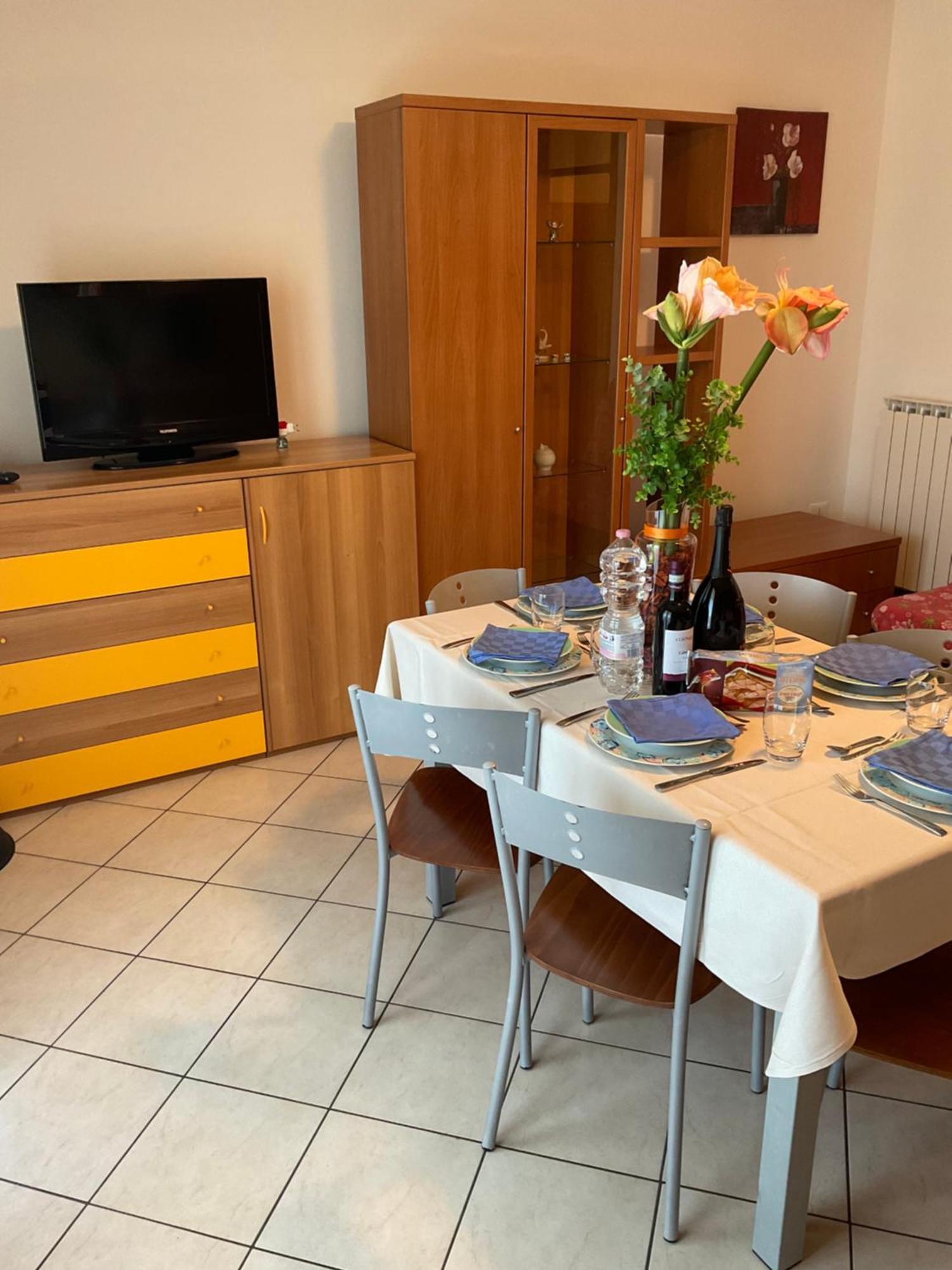 Hotel Apartments Villaggio Dei Fiori 4 Stars Luxury - Great Family Resort - Pet Friendly - With Hypermarket - Delivery Restaurant-Pizzeria - Room Breakfast With Supplement - Ultra Fast Wi-Fi - Play Area For Children - Olympic Swimming Pool - Parking Caorle Zewnętrze zdjęcie
