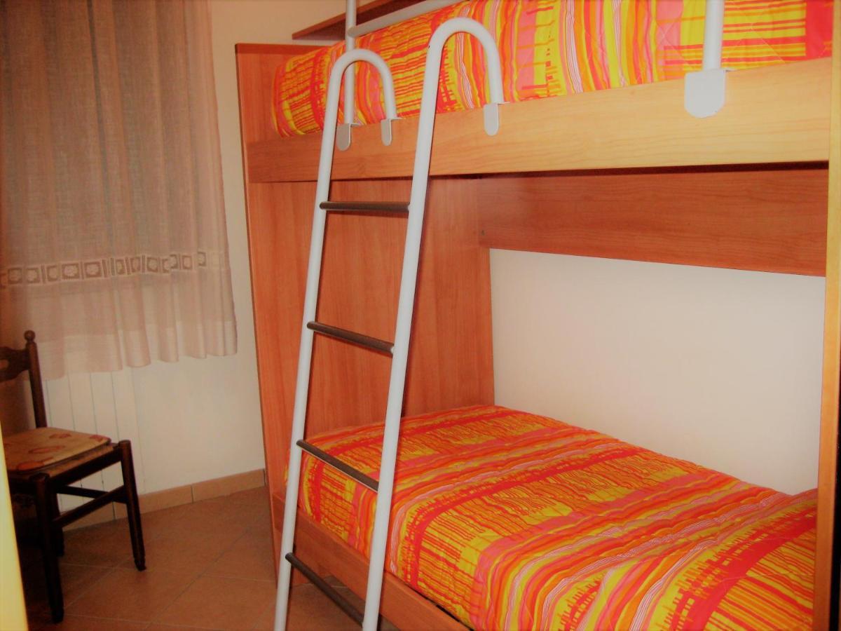 Hotel Apartments Villaggio Dei Fiori 4 Stars Luxury - Great Family Resort - Pet Friendly - With Hypermarket - Delivery Restaurant-Pizzeria - Room Breakfast With Supplement - Ultra Fast Wi-Fi - Play Area For Children - Olympic Swimming Pool - Parking Caorle Zewnętrze zdjęcie
